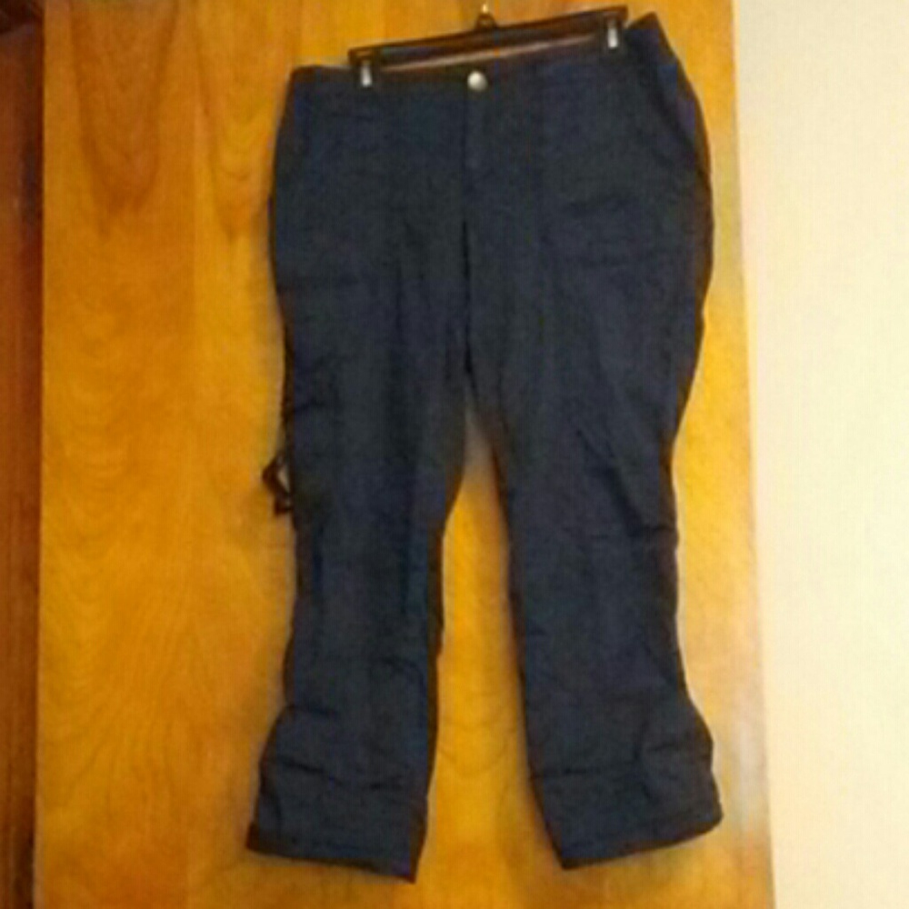 🎉3 for $25🎉 Cargo-Style Capris